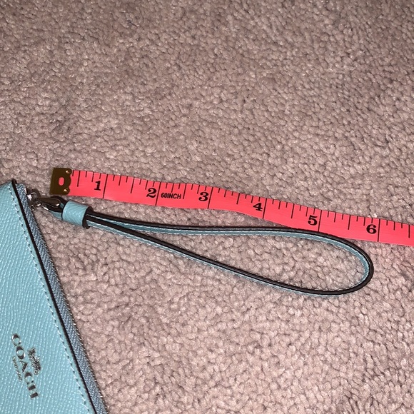 💠 Coach Wristlet 💠 - Picture 11 of 13